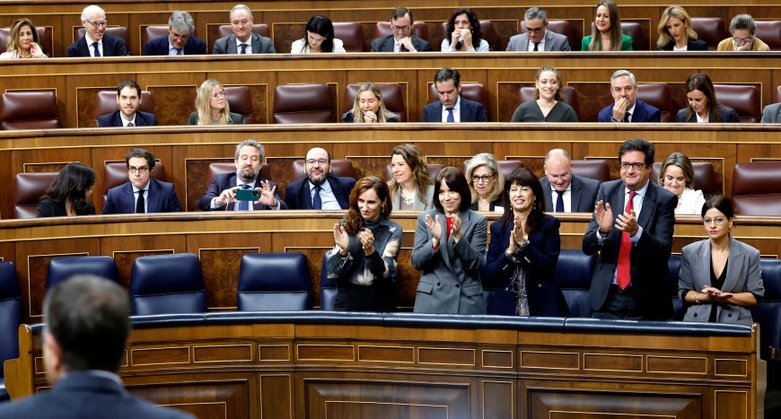 La izquierda se asoma a lo desconocido con la opción de lanzar a dos ministros como candidatos frente a Ayuso
