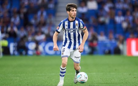 Aritz Elustondo se marcha de la Real tras 12 temporadas: “Nunca fue el más vistoso, pero fue el que se quedó”