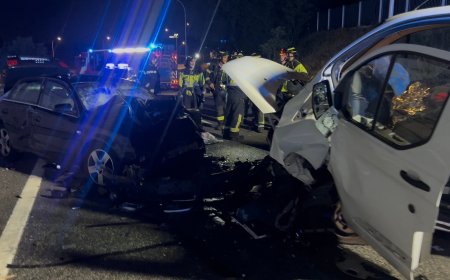 Cuatro heridos en un choque frontal en la M-40 en una persecución policial en dirección contraria