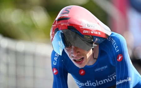 Ganna conquista la gran crono del Giro y Vingegaard pincha en su asalto a la ‘maglia’ rosa
