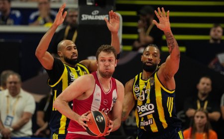 El Olympiacos convierte el OAKA en El Pireo y barre al campeón Fenerbahçe para alcanzar la final de la Euroliga