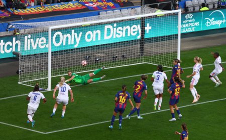 Barcelona - OL Lyoness en directo | El Barça sufre en el primer tiempo y llega al descanso con empate