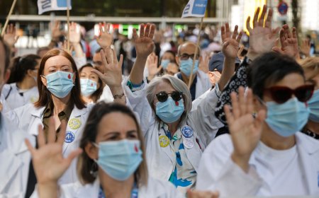 Los especialistas de 14 hospitales públicos madrileños dejarán de hacer horas extra a partir de junio en protesta por sus condiciones laborales