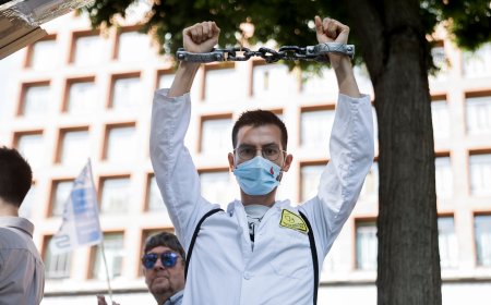 Los médicos madrileños elevan a 15 los hospitales públicos y a 46 los servicios especializados en los que no harán horas extra a partir de junio