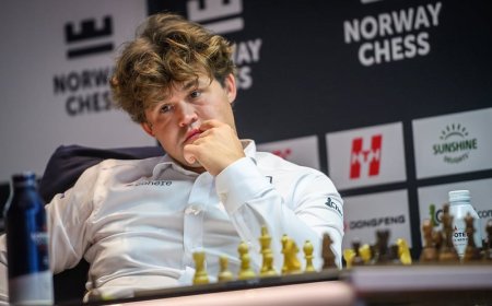 El ajedrecista Carlsen colapsa otra vez ante Praggnanandhaa, y se aboca al fracaso en el torneo más duro del año