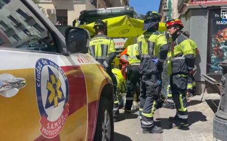 Una mujer de 92 años sufre heridas muy graves al ser atropellada por un camión en Madrid