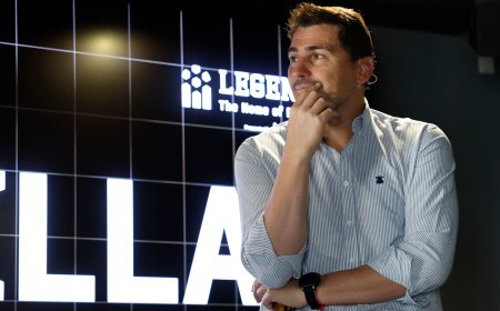 Casillas se incorpora al proyecto de Riquelme junto a Raúl y Fernando Hierro