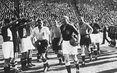 Negras, con esvásticas, prestadas: siete historias de camisetas en los Mundiales