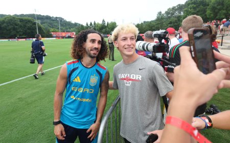 La increíble promesa de Cucurella si España gana el Mundial: tatuarse la cara de Luis de la Fuente