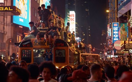 Y, 53 años después, Nueva York rugió de alegría por los Knicks