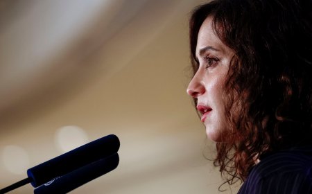 La izquierda recurre a los tribunales contra el proyecto de Ayuso de condicionar al padrón el acceso a la tarjeta de transportes