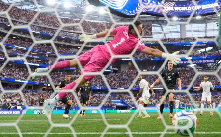 Irán rescata el empate en un debut marcado por la guerra