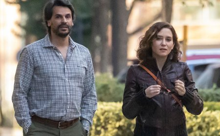 Los pagos millonarios de Quirón a la pareja de Ayuso durante su relación complican la estrategia electoral de la presidenta