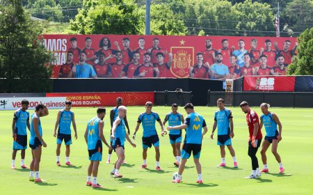 Pedri y Olmo abren el debate en la Roja