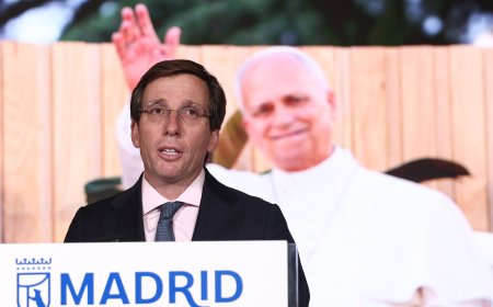 La Iglesia planta cara a Almeida por su trato a las personas sin hogar