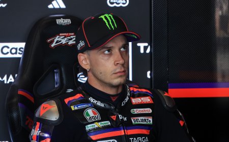 La peor sprint de Marco Bezzechi: el líder de MotoGP pierde los papeles tras una caída, golpea a un comisario y no correrá este domingo