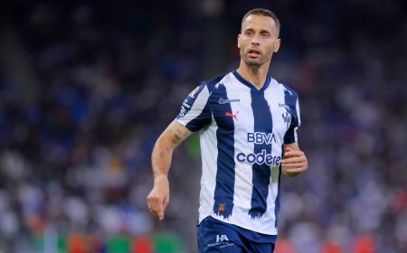 Sergio Canales vuelve a casa y firma dos años por el Racing de Santander en su regreso a Primera