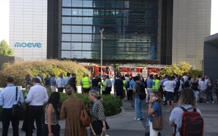 Teletrabajo para los empleados de la Torre Moeve de Madrid tras el incendio en el edificio