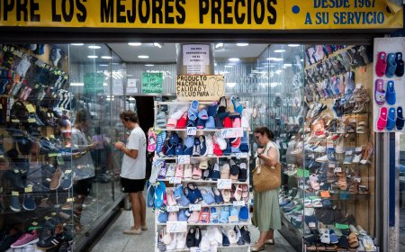 Los vecinos de Tetuán consiguen que el pequeño comercio gane la batalla a las taquillas inteligentes