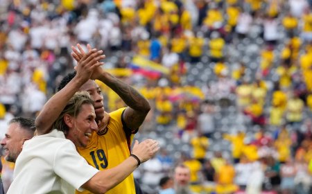 Beccacece, el seleccionador al que no quieren los hinchas de Ecuador: de amagar con la dimisión a meter a La Tri en las eliminatorias