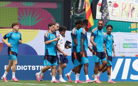 Uruguay - España, el partido del Mundial 2026 en directo | Llorente vuelve al once y Merino se estrena como titular