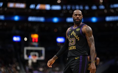 Otro baile para LeBron James: no seguirá en los Lakers, pero sí en la NBA