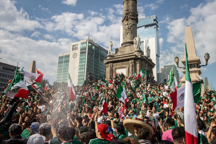 México - Sudáfrica, en vivo | Miles se concentran en el Ángel de la Independencia para celebrar
