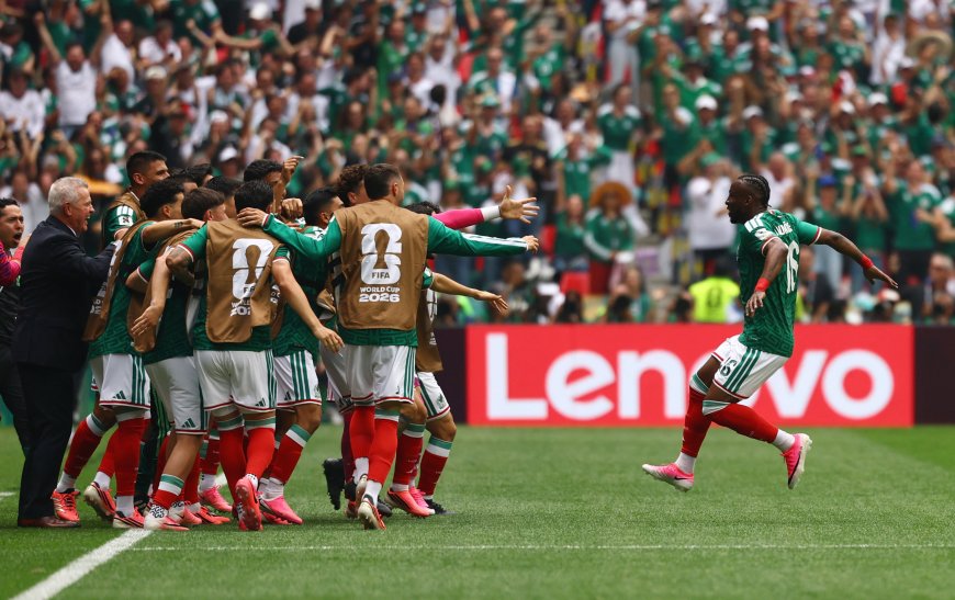 El balón rueda en México y da pie a una gran fiesta