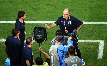 Bielsa se despide de Uruguay y confiesa que los jugadores le pidieron reducir y espaciar las charlas técnicas