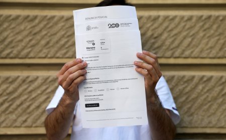 Cuatro años de guerra entre el bajo izquierda y el resto de vecinos de un edificio de Madrid: cortes de luz, pegamento en los cerrojos y amenazas