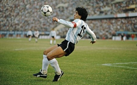 Sale a subasta la pelota de ‘la mano de Dios’ y calculan venderla en 10 millones de dólares