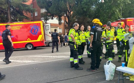 17 personas atendidas por el Samur tras un incendio en un edificio en Madrid