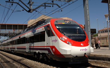 Interrumpida la circulación de Cercanías en Madrid entre Getafe y Parla por un incendio junto a la vía