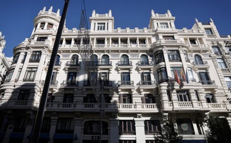 Con el ático ya van tres: la Comunidad ya había comprado antes otros dos pisos donde estaban prohibidas las oficinas