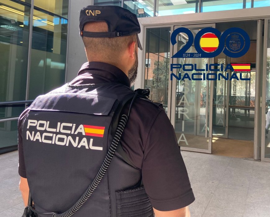 Un hombre es hallado muerto con una docena de puñaladas y restos de gas pimienta en una urbanización de Madrid