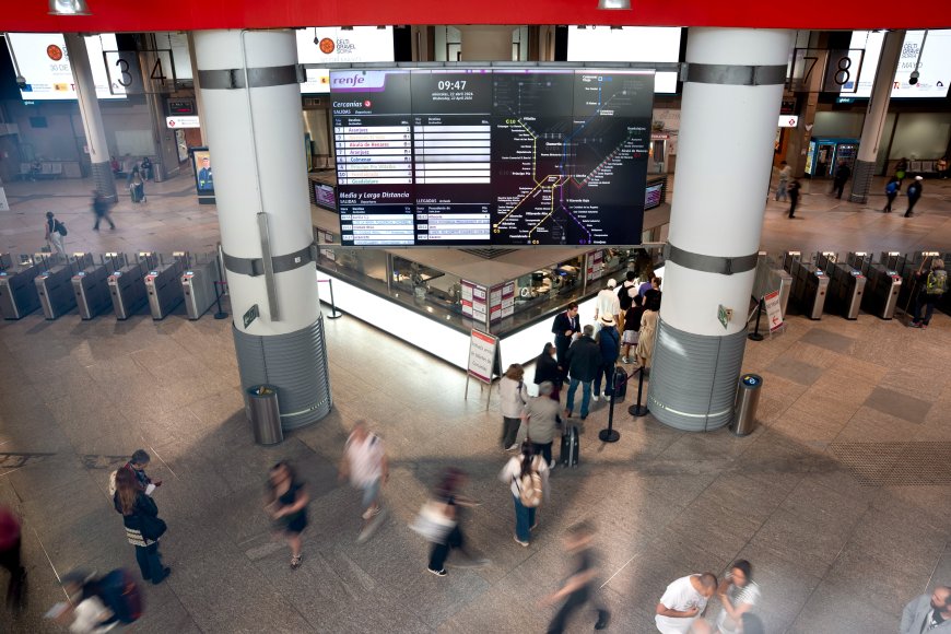 Mañana de caos en la red de Cercanías de Madrid por una avería durante los trabajos en Atocha