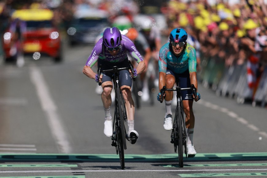 Mauro Schmid frustra a Harold Tejada en la 13º etapa del Tour de Francia