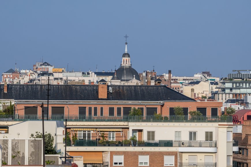 El ático de lujo del Gobierno de Ayuso solo es de uso residencial