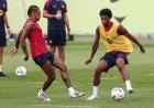 Hansi Flick pacta una tregua con Balde en el FC Barcelona