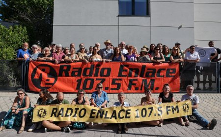 La radio de barrio que intenta apagar el ‘concejal aguafiestas’