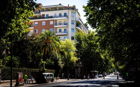El Gobierno de Ayuso pone a la venta el ático de Chamberí por 6,7 millones, casi 400.000 más de lo que pagó