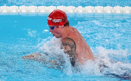 Adam Ramsay-Peaty se humaniza y se disuelve en la piscina