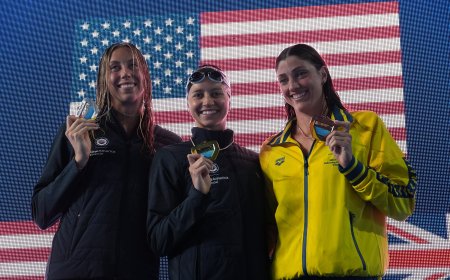 Kate Douglass pega un hachazo insólito al récord de 50m libre