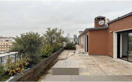 El encargo del Gobierno de Ayuso a la inmobiliaria de lujo que vendió el ático: “Entre 250 y 400 metros y una gran terraza”