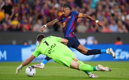 El Camp Nou disfruta con el Barça ante un Athletic en formación
