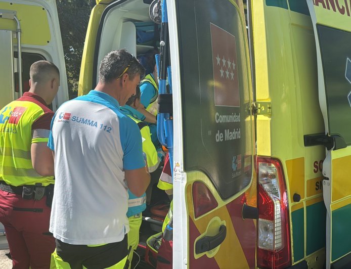 Muere un trabajador al volcar la máquina que manejaba en el parque de Enrique Tierno Galván de Madrid