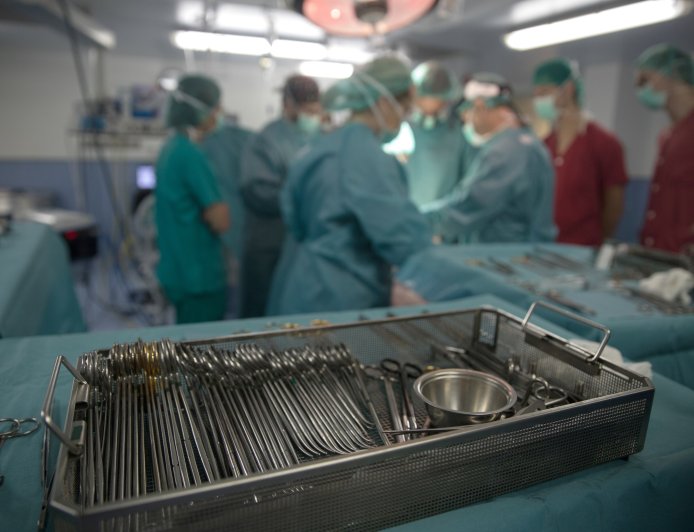Madrid bate su récord de pacientes pendientes de operación con 114.627 en lista de espera: “No podía más, fui a la privada y pagué 9.000 euros”