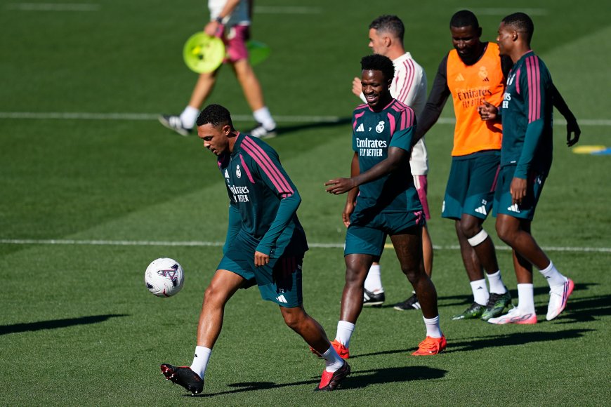 Real Madrid - Málaga en directo | Mourinho introduce cinco cambios en el once