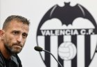 Óscar Sánchez, un entrenador interino que tiene fe en el Valencia: “El equipo está totalmente capacitado para ganar al Alavés”