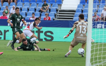 Camello y Ratiu convierten Butarque en Vallecas y dan la primera victoria del curso al Rayo